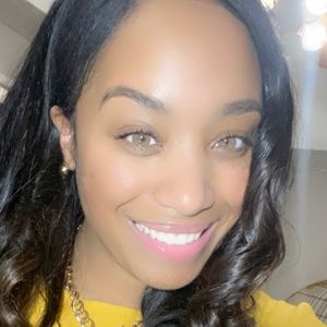 Meet your Posher, Tee